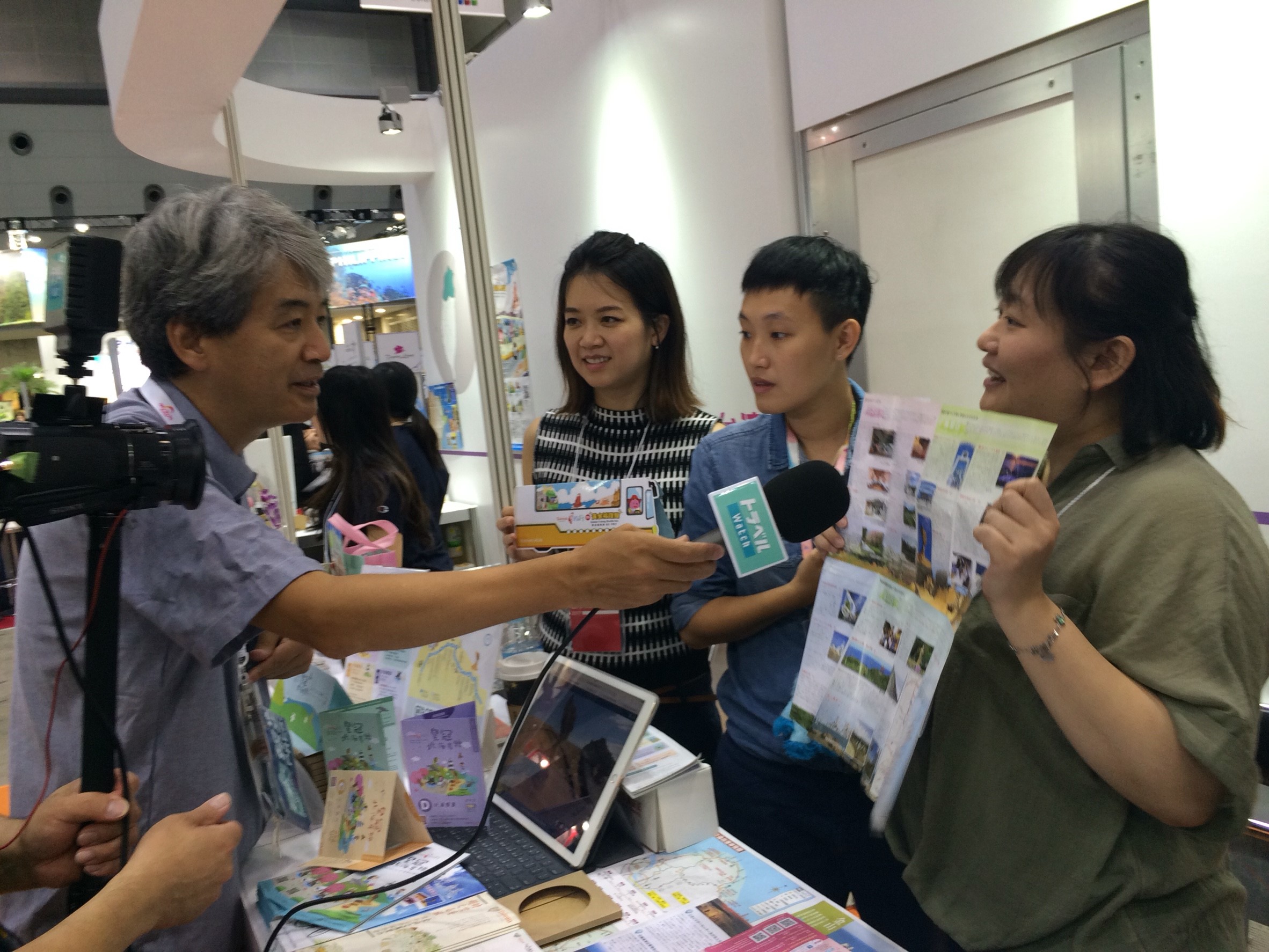 日本トラベル watch 綜合旅遊資訊網站到北觀處台灣好行攤位進行直播採訪